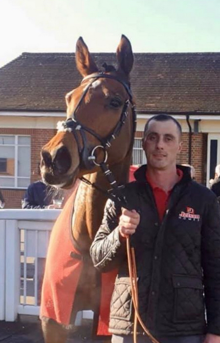 Minella Tara wins at Lingfield 3/12/19.png