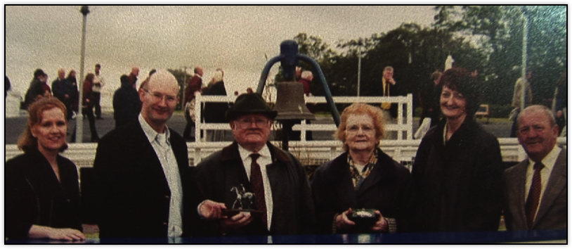 Jack & Babs collect prize
